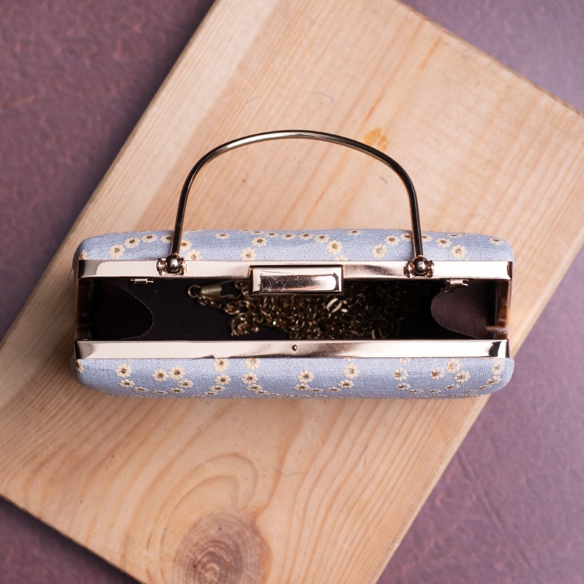 Artklim White Based White Floral Pattern Printed Clutch