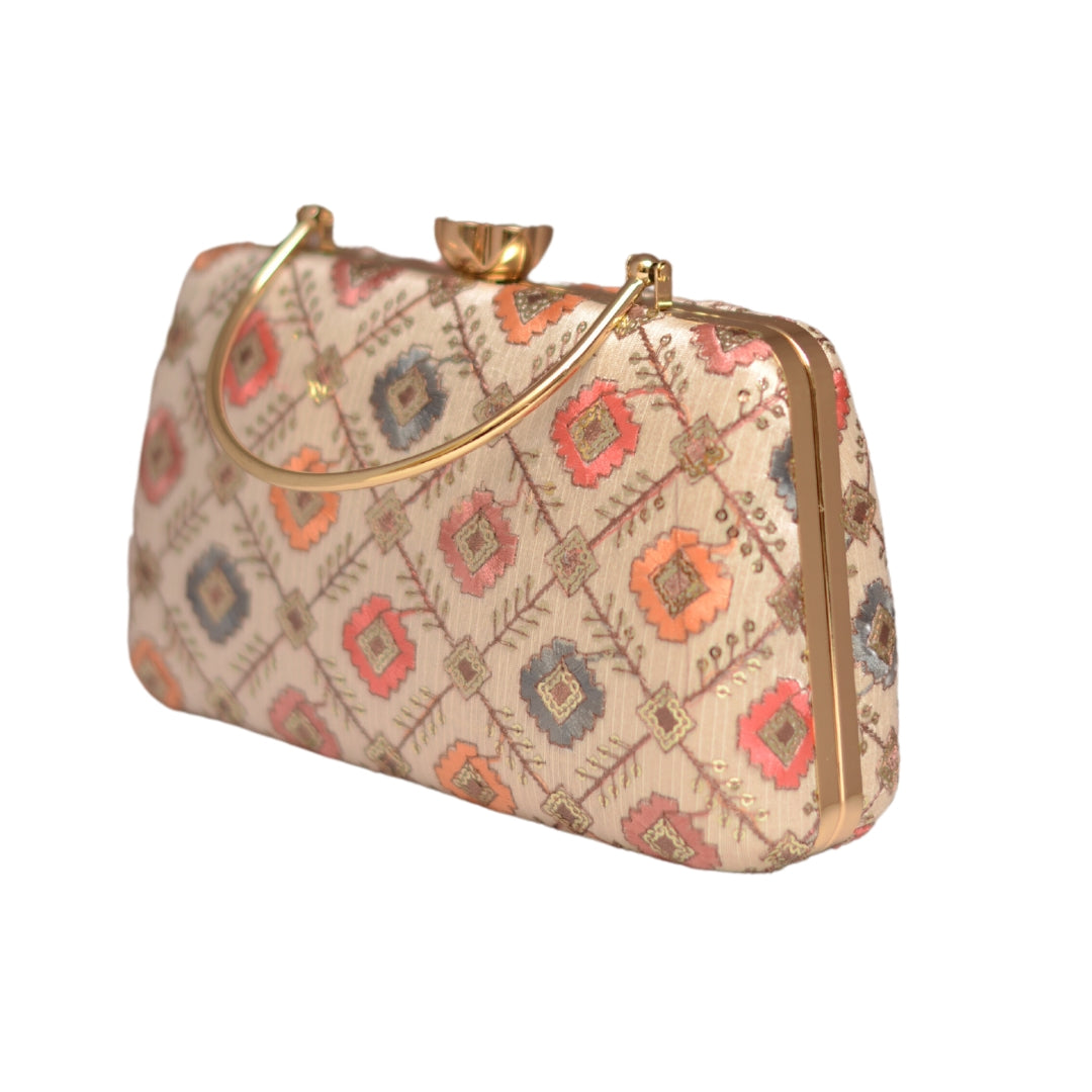 Artklim White Embroidered Party Clutch