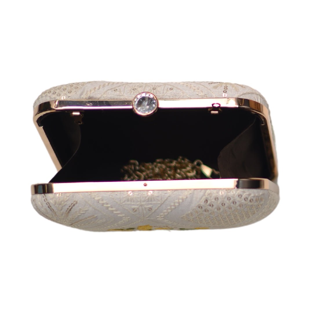 Artklim White And Pink Floral Embroidery Clutch