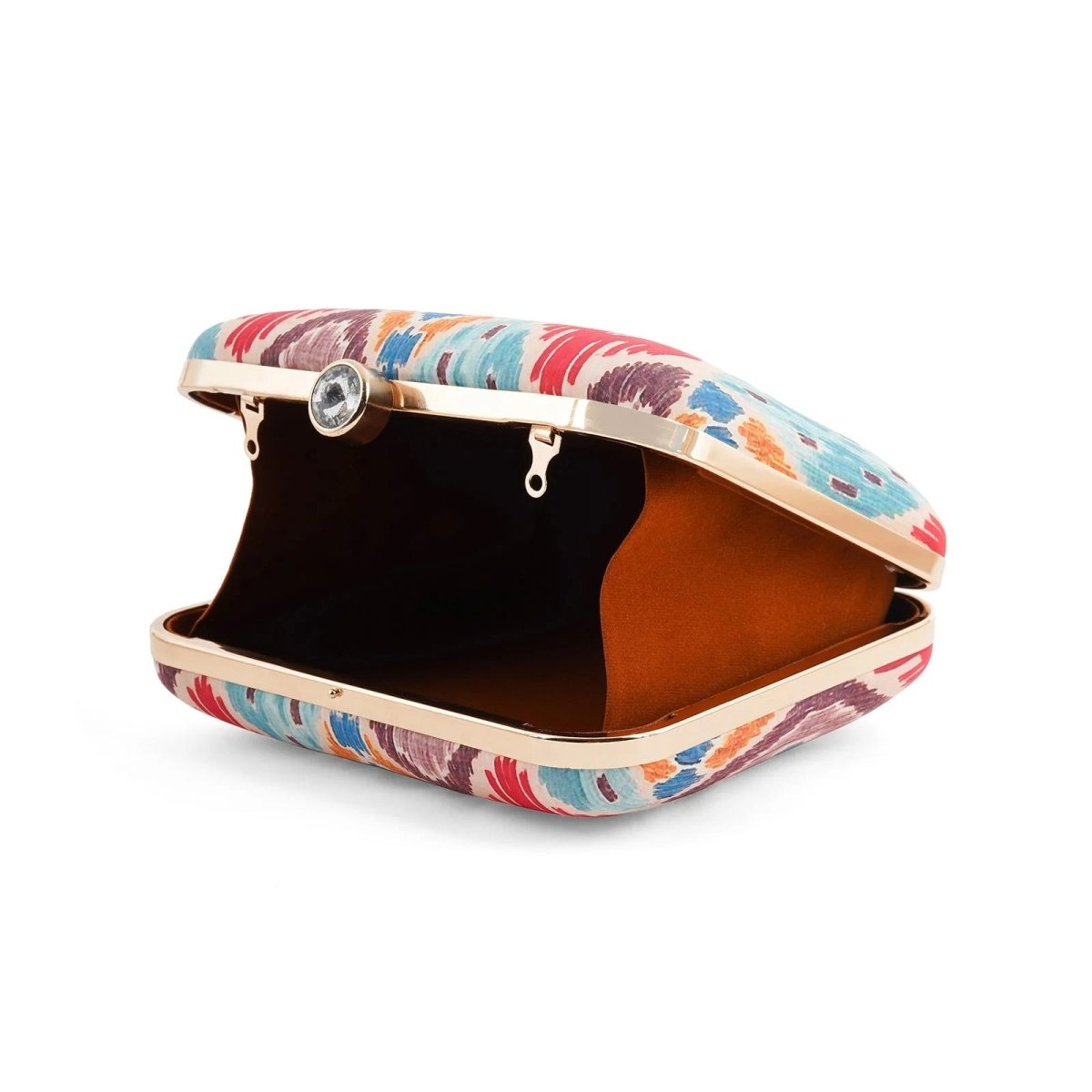 Multipattern vibrant Clutch