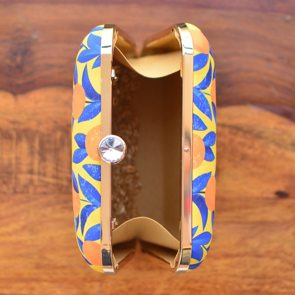 Mother Daughter Twinning Printed Clutch