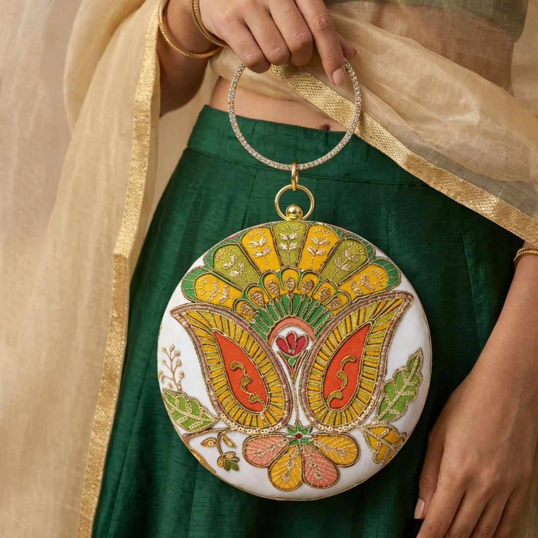 Artklim White Ethnic Round Embroidered Clutch