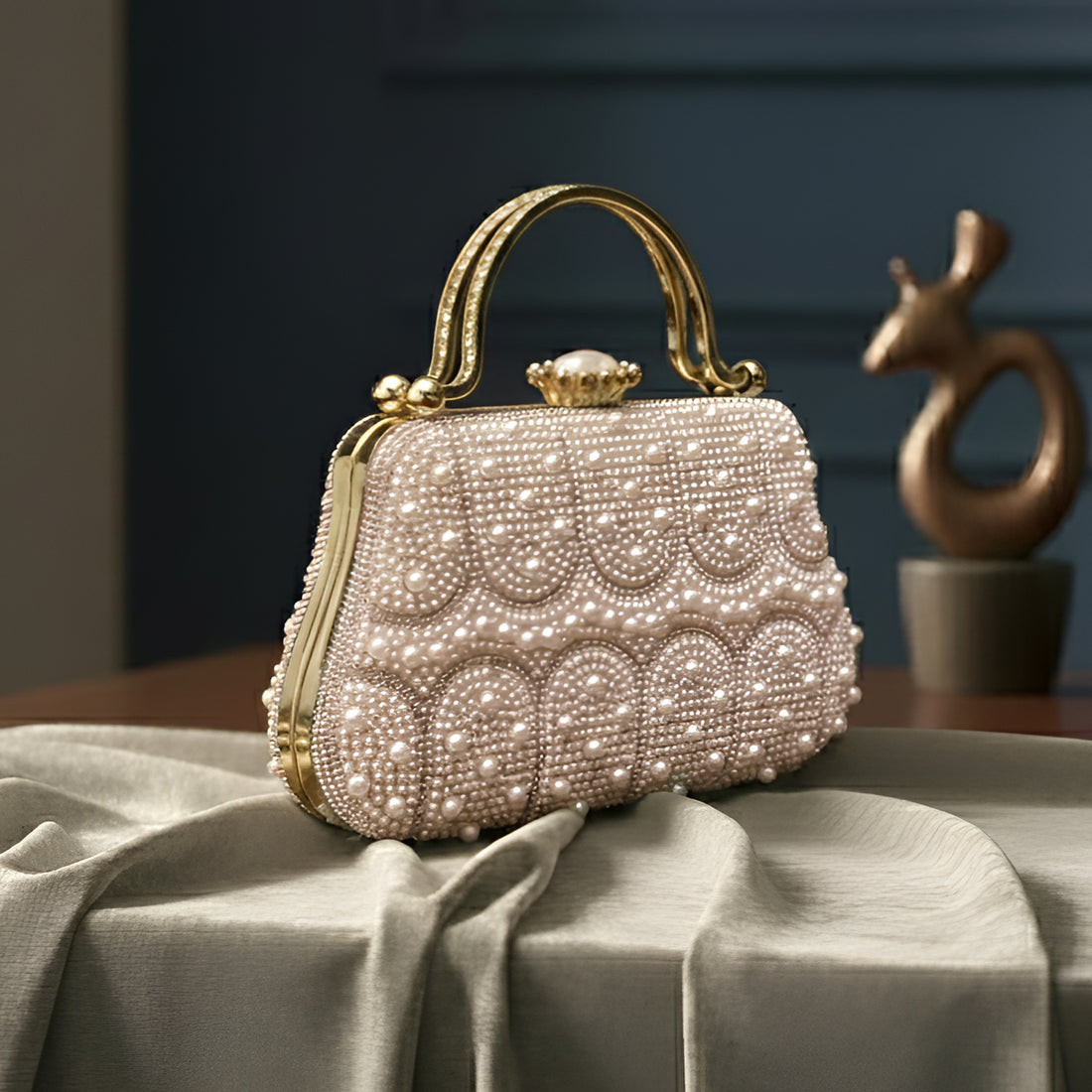 Artklim White Pearl & Arch-Pattern Handle Clutch