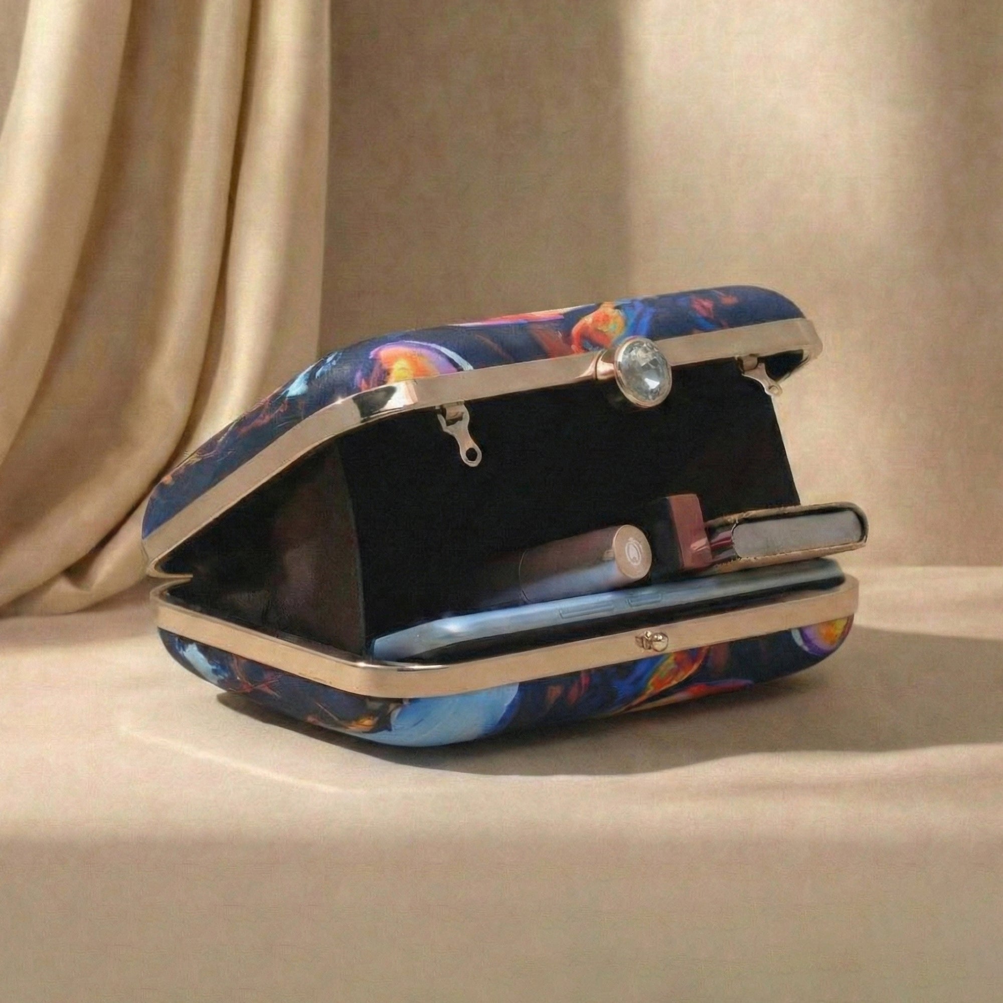 Artklim Women's Abstract Colorful Face Print Box Clutch with Chain