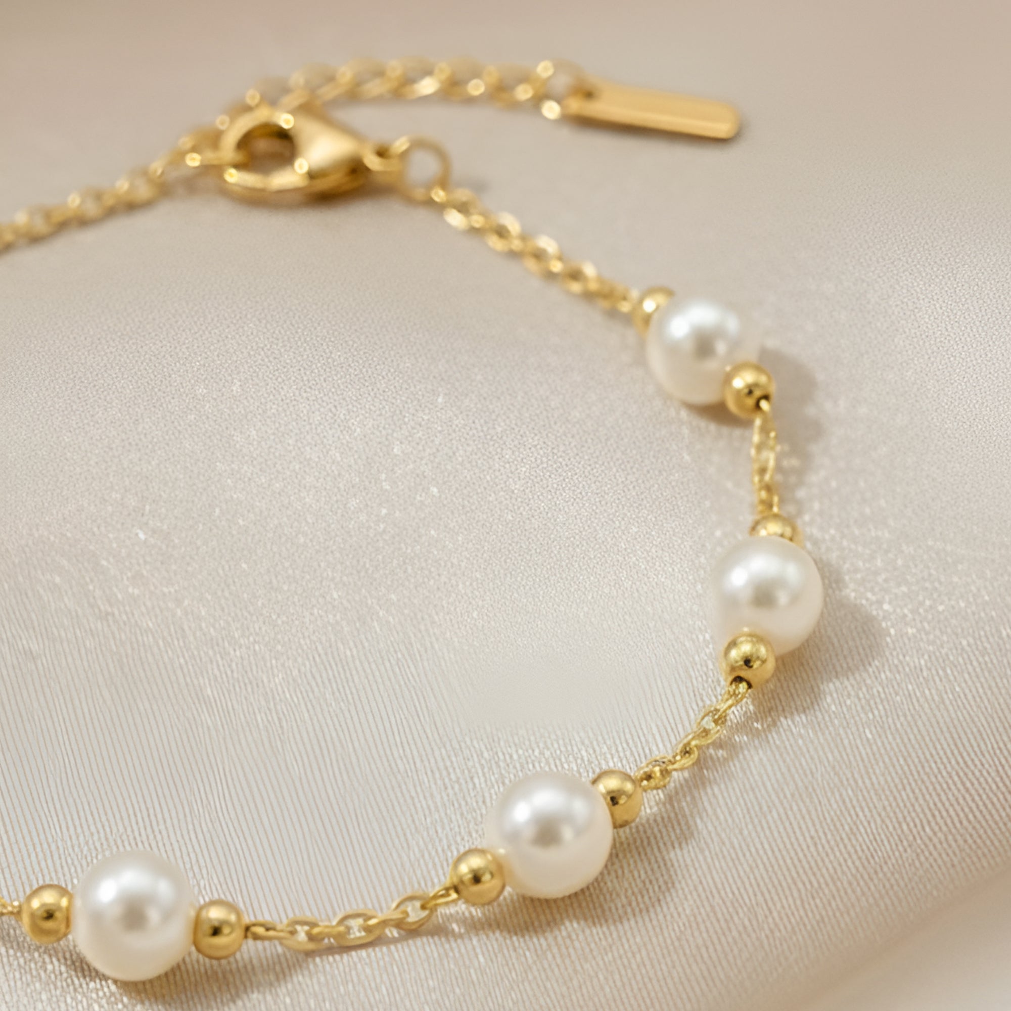 Artklim Gold Plated Elegant Pearl Beads Adjustable Anti-Tarnish Bracelet