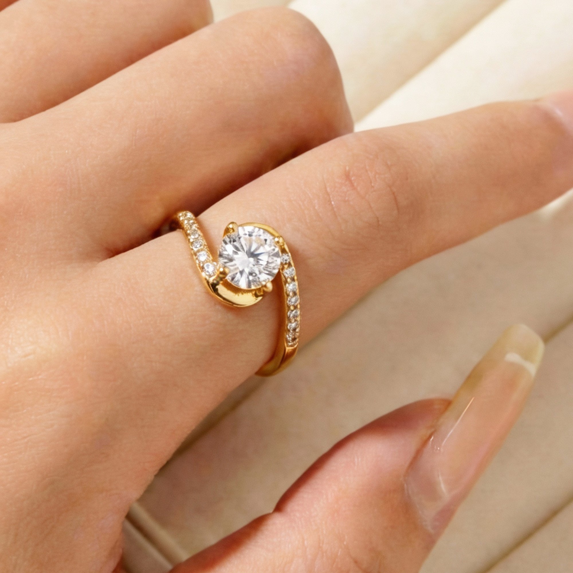 Artklim Gold-Plated Round Sparkle Anti-Tarnish Ring