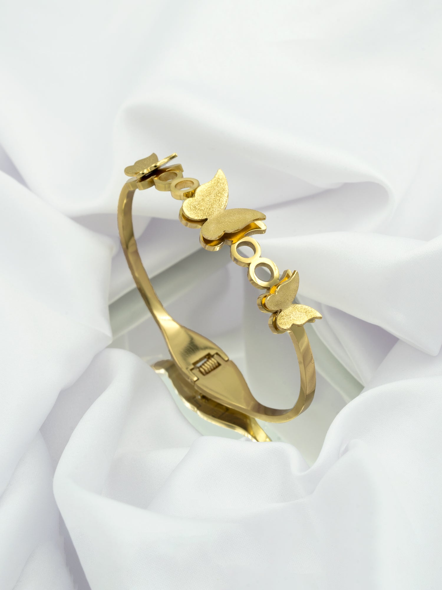 Artklim Gold Plated Butterfly Anti Tarnish Charm Bracelet