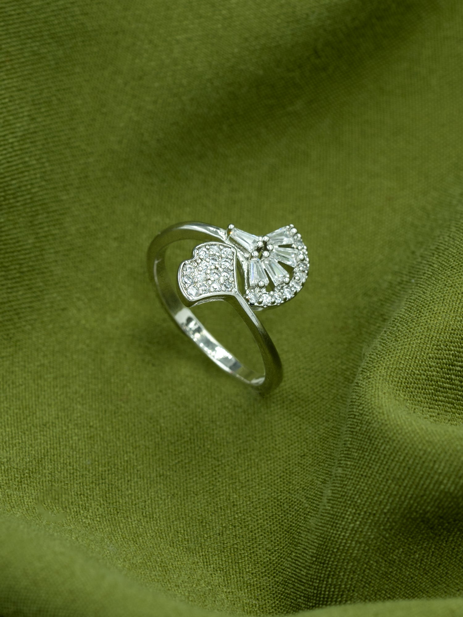 Artklim Sliver- Tone Twin Leaf Anti-Tarnish Ring