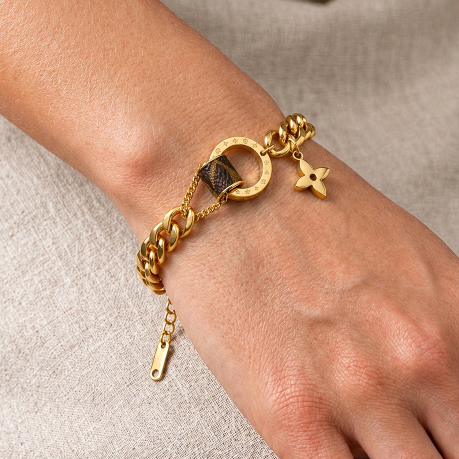 Artklim Designer Link Chain Charm Gold Bracelet Anti-tarnish