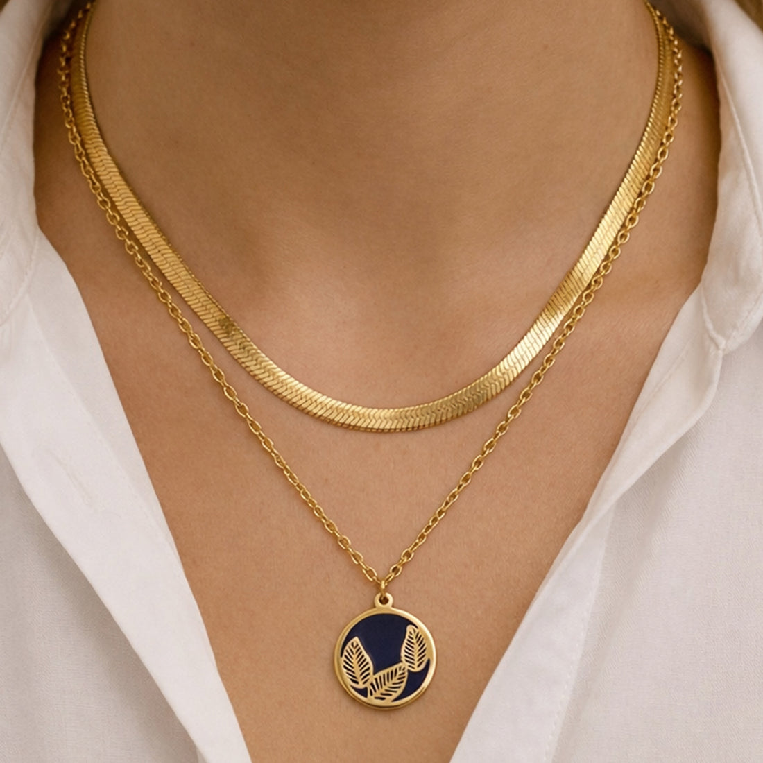 Artklim Gold-Plated Minimal Round Emblem Anti-Tarnish Pendant Necklace