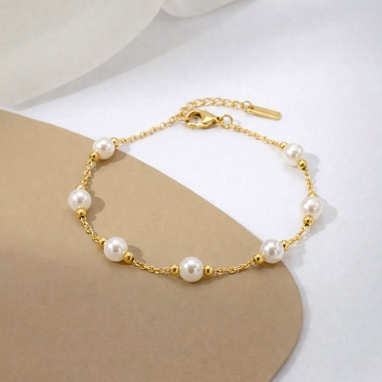 Artklim Gold Plated Elegant Pearl Beads Adjustable Anti-Tarnish Bracelet
