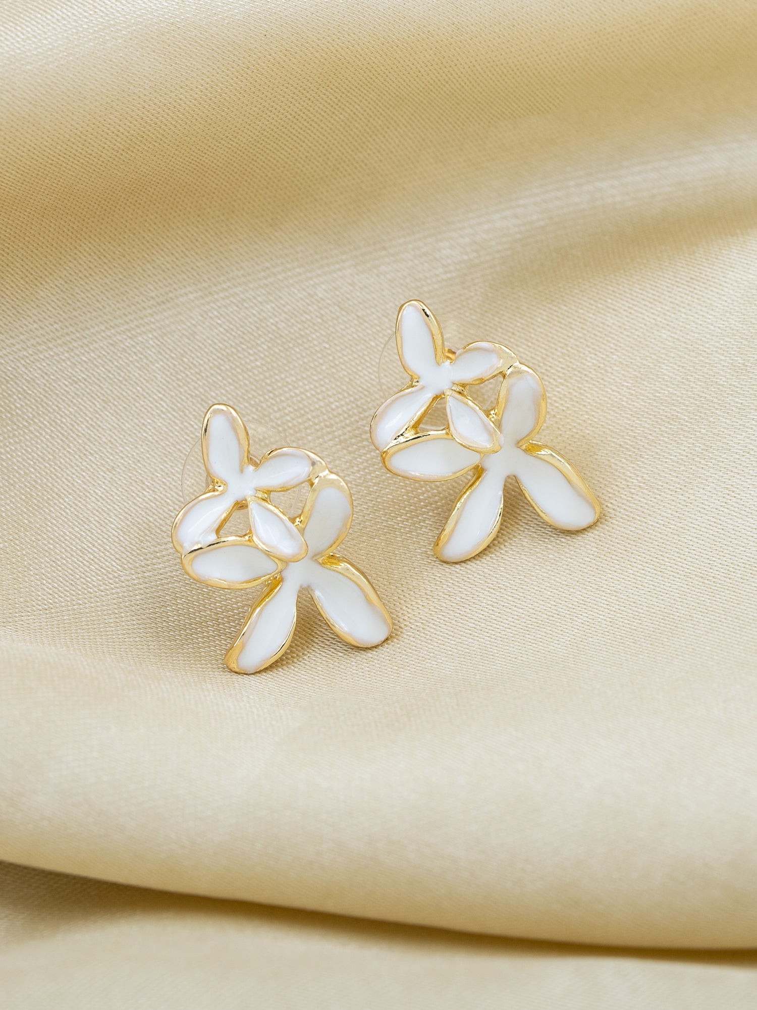 Artklim White Petal Cluster Anti Tarnish Earrings