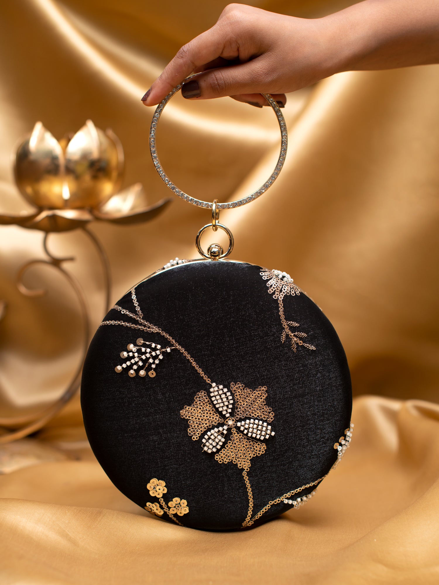 Artklim Noir Petal Round Clutch