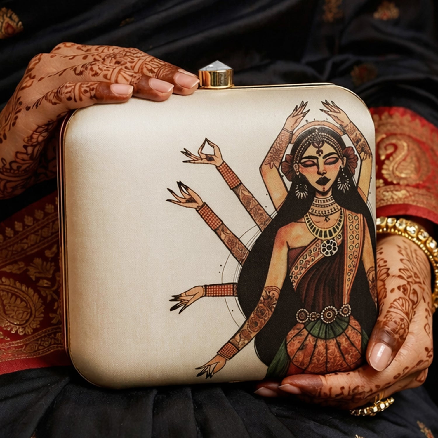 Artklim Tradition Dance  Printed Clutch
