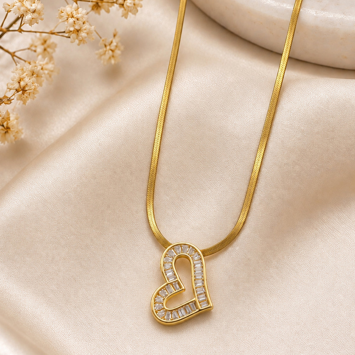 Artklim Elegant Heart Crystal Gold Anti-Tarnish Pendant Necklace