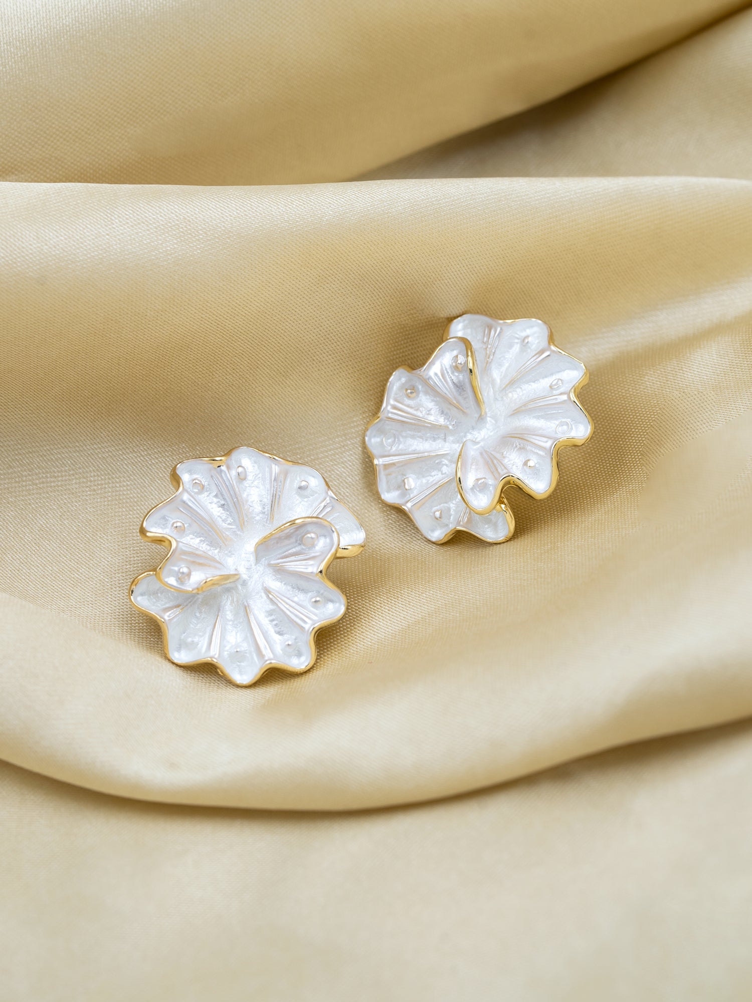 Artklim Pearl Ruffle Anti Tarnish Earrings