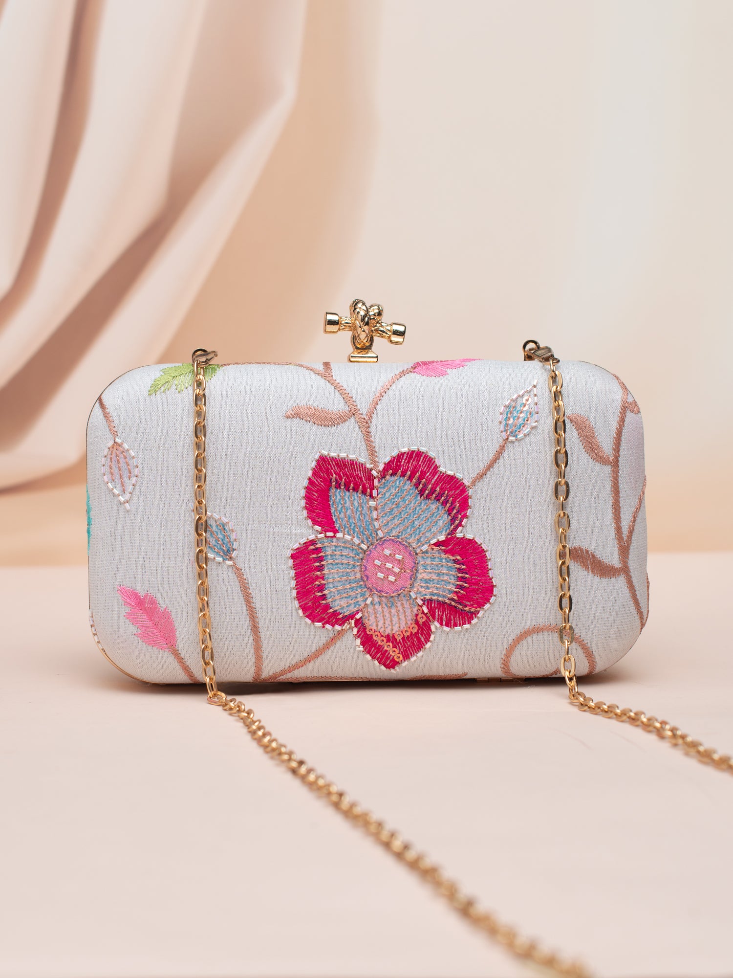 Artklim Pearl Petal Elegance