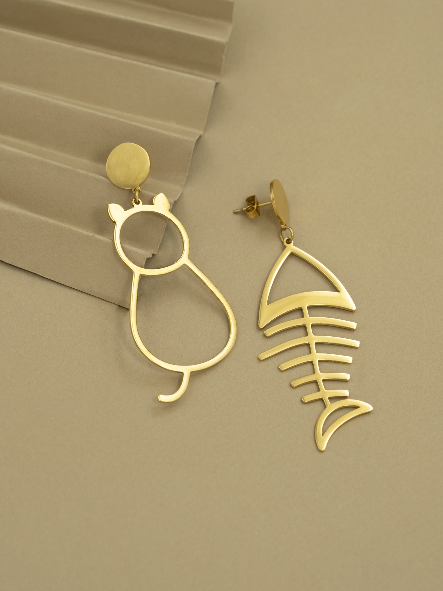 Artklim Cat & Fishbone Mismatch Anti-Tarnish Earrings