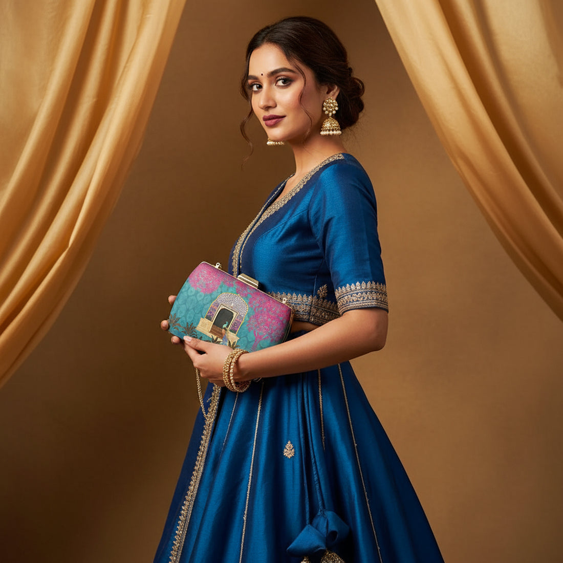 Artklim Peacock Printed Clutch