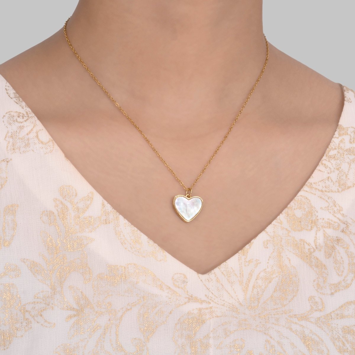 Artklim Silver Plated Heart Shaped MOP Pendant Necklace