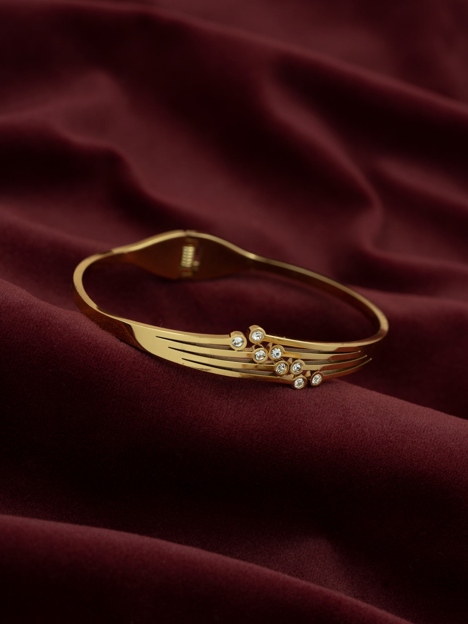 Artklim Radiant Flow Golden Bracelet