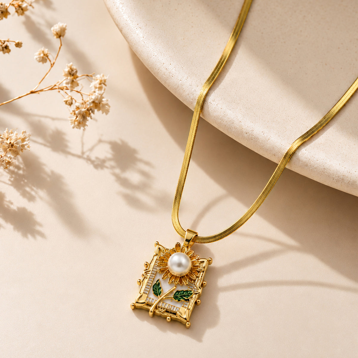 Artklim Elegant Floral Pearl Gold Anti-Tarnish Pendant Necklace