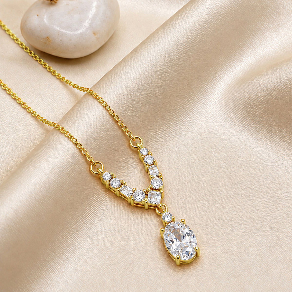 Artklim Luxe Oval Halo Crystal Gold-Tone Anti-Tarnish Pendant Necklace