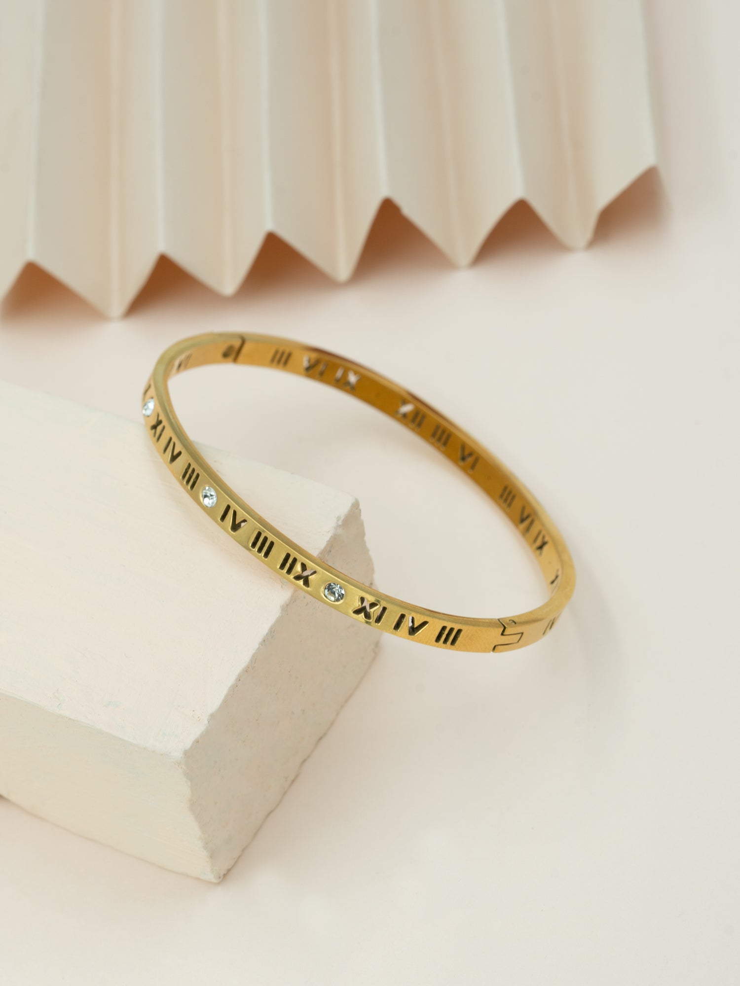 Artklim Golden Roman Charm Bracelet