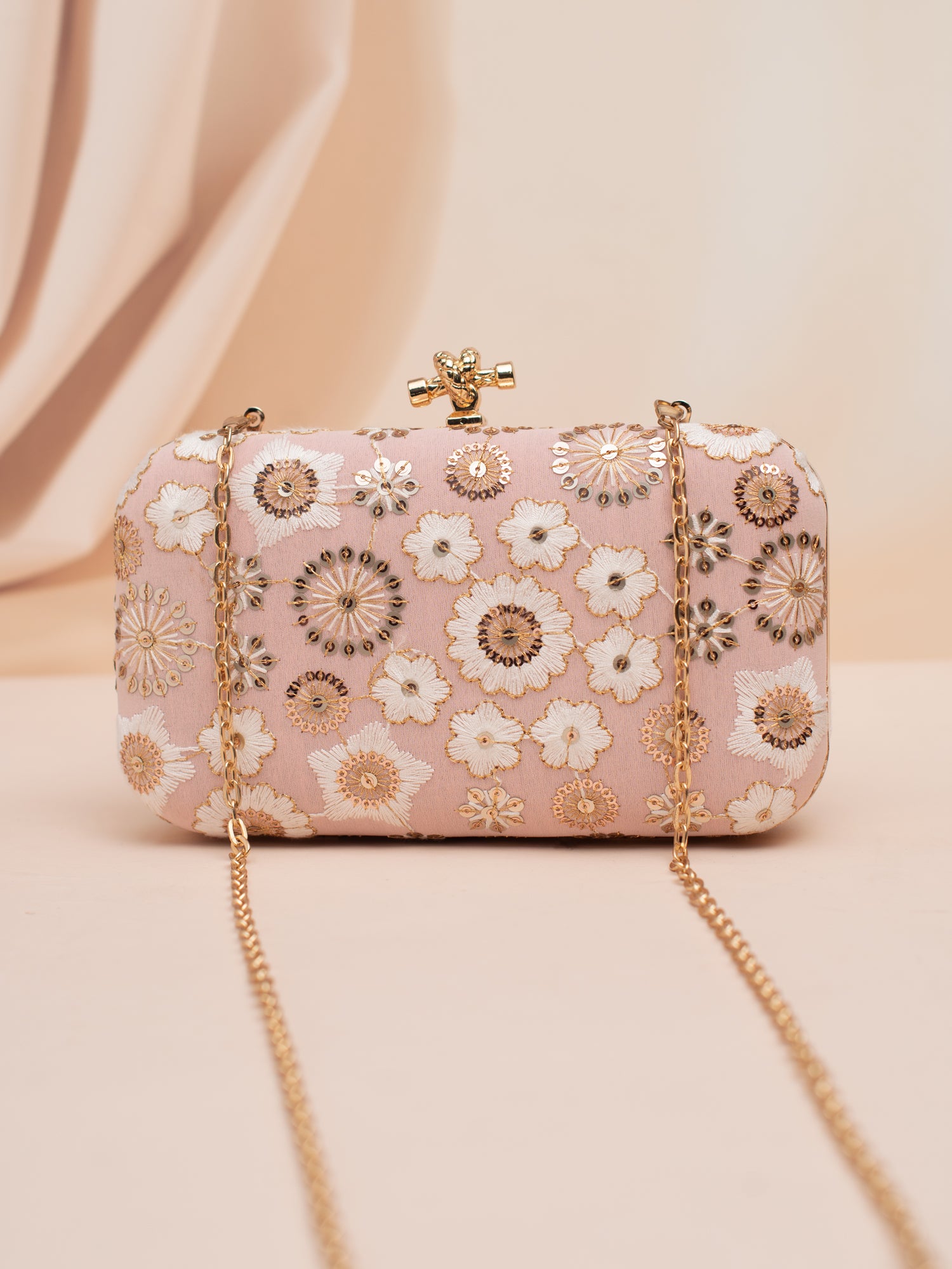 Artklim Blush Petal Clutch – Soft pink