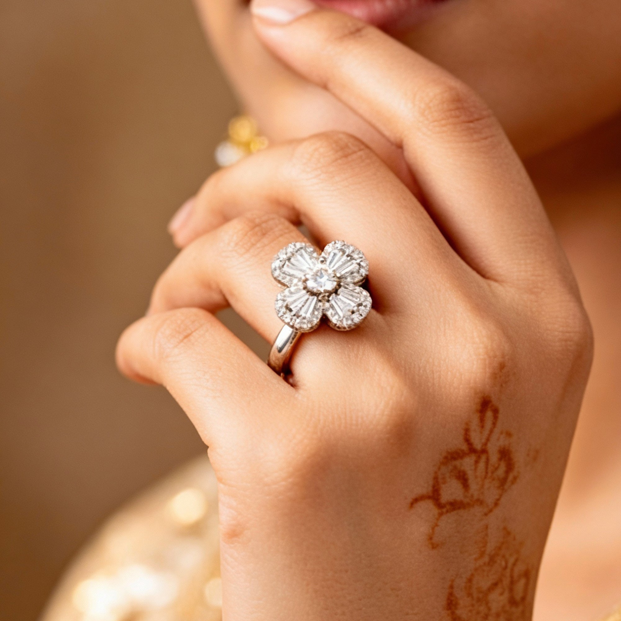 Artklim Silver-Plated Elegant Flower-Cut Crystal Anti-Tarnish Ring