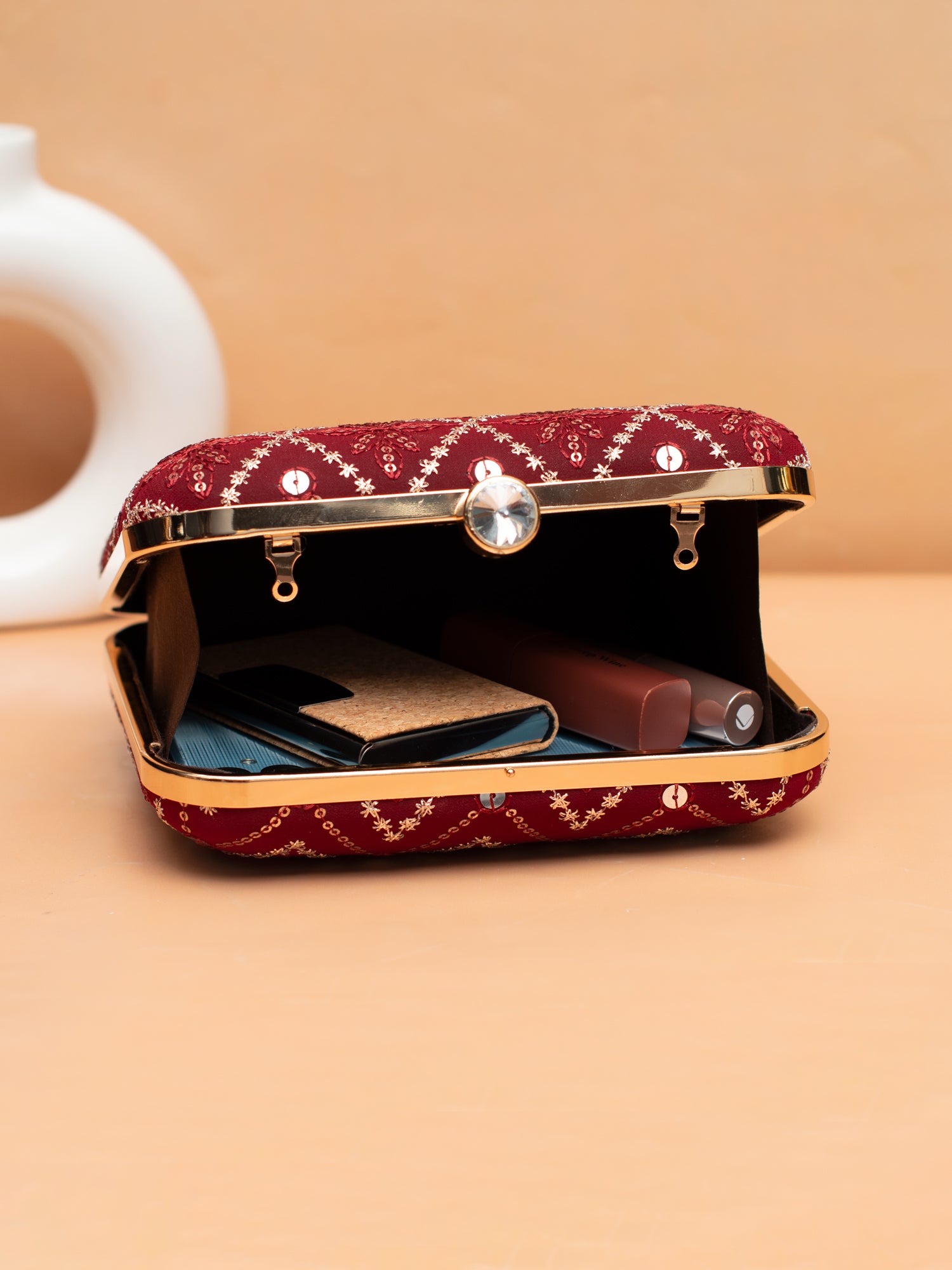 Artklim Ruby Regal Clutch