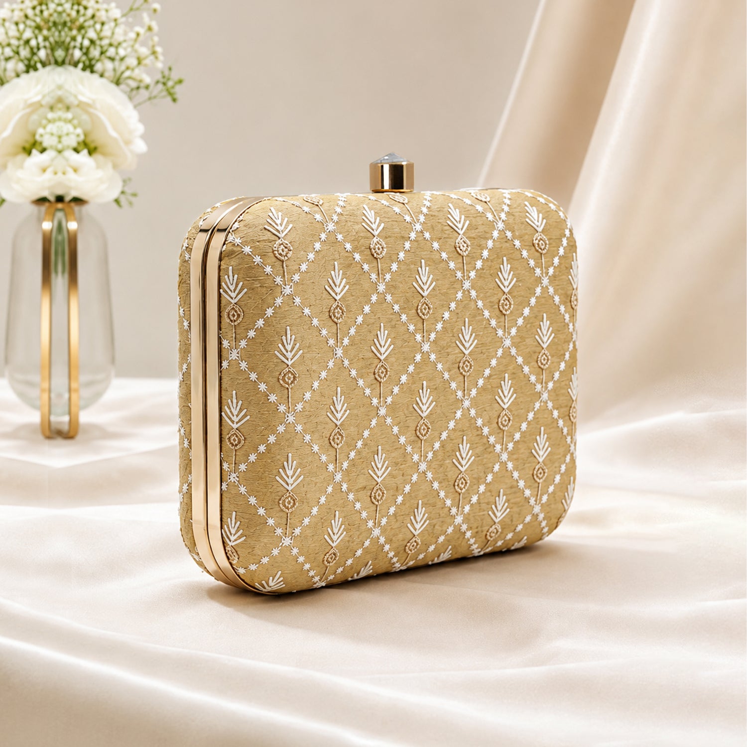Artklim Beige & White Embroidered Floral Clutch