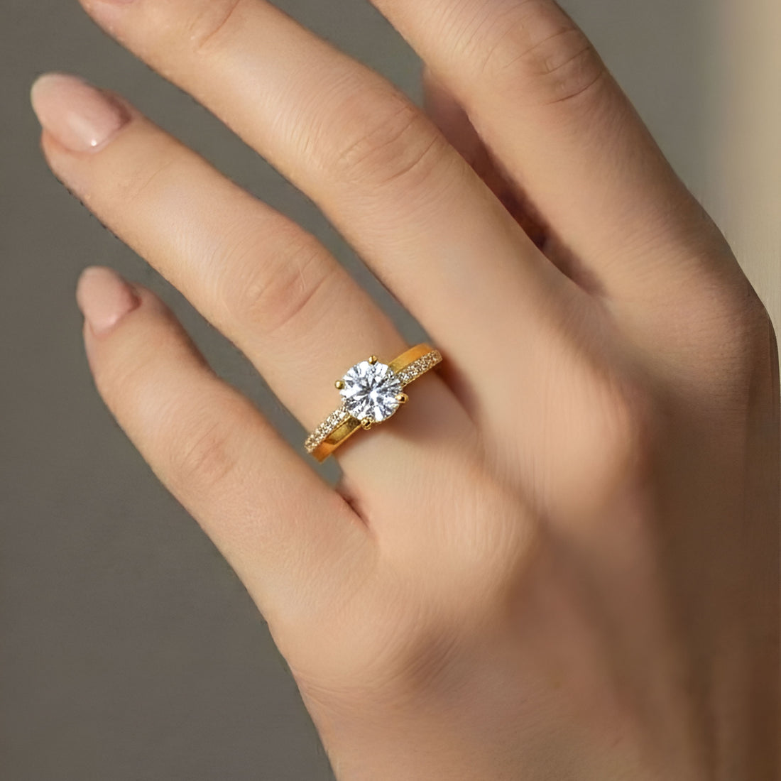 Artklim Gold-Plated Round Crystal Solitaire Design Anti-Tarnish Ring