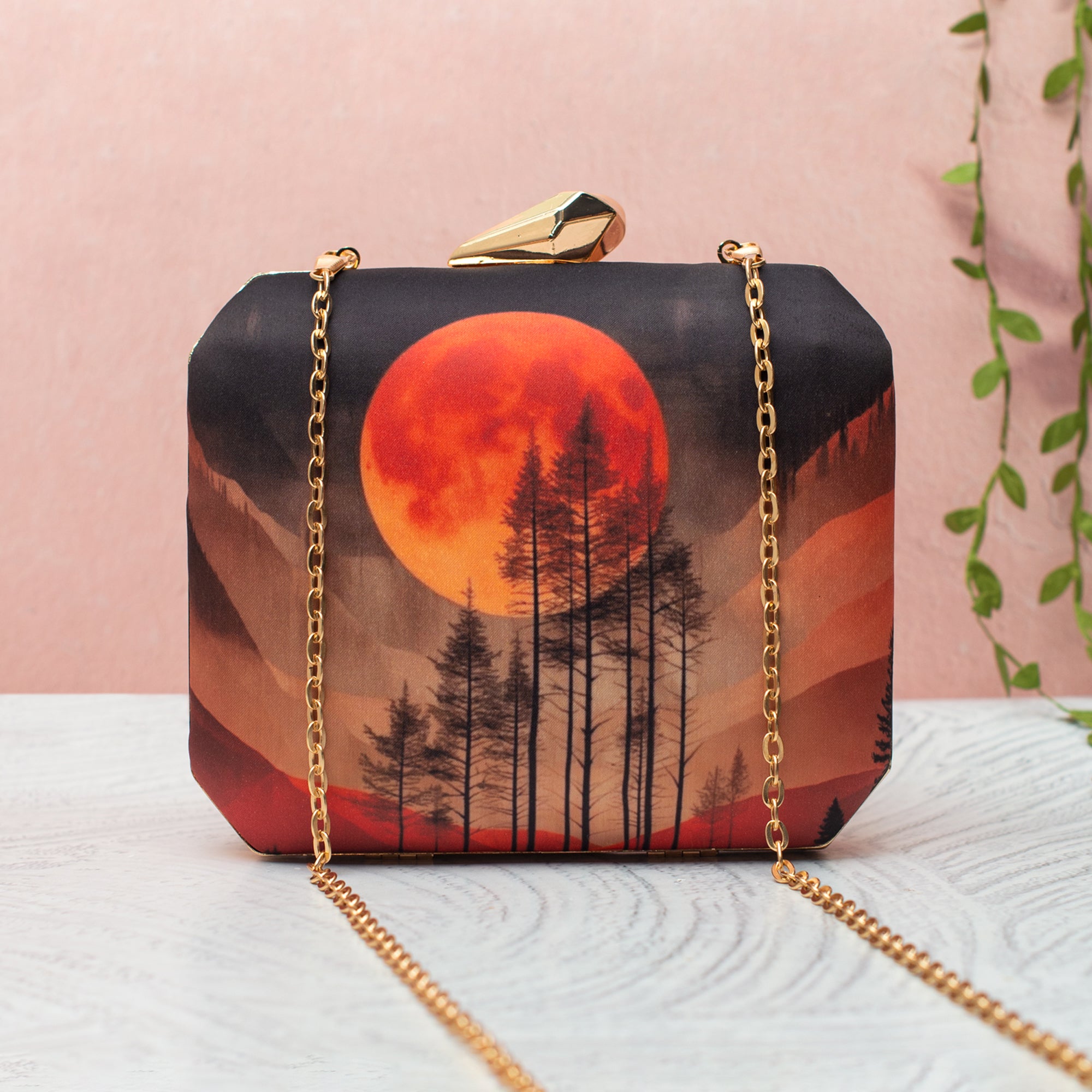 Artklim Red Moon Printed Clutch