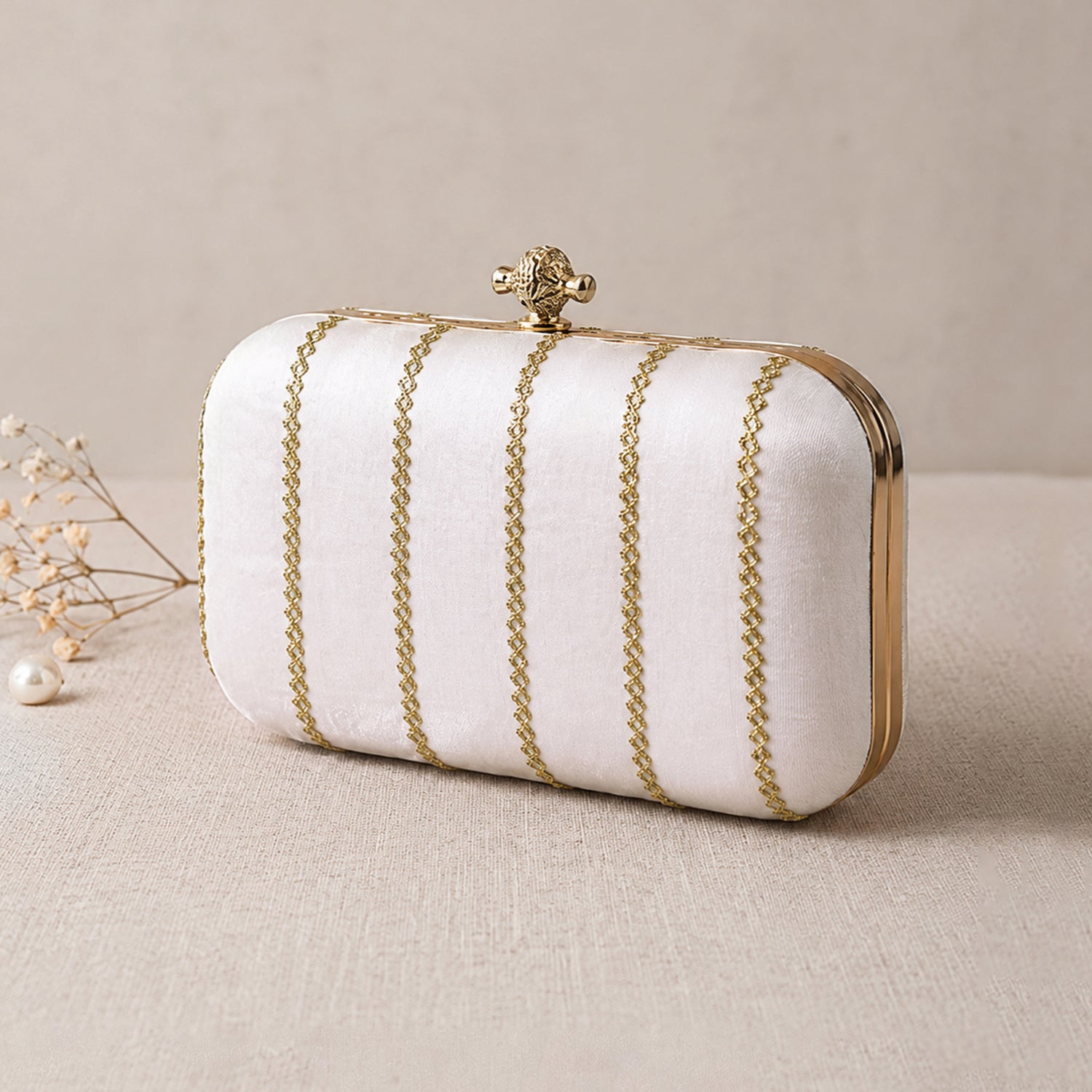 Artklim Pearl White Elegance Embroidered Clutch