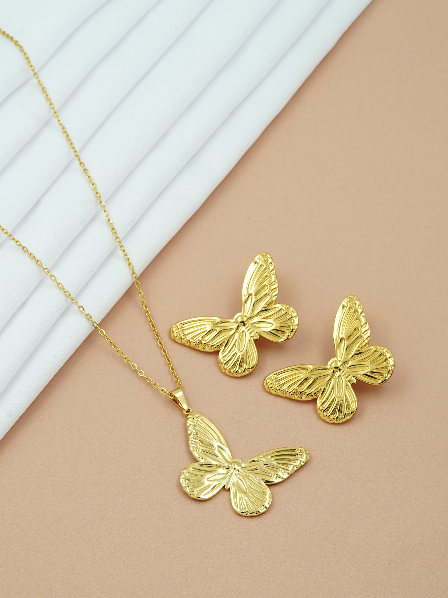 Artklim Golden Butterfly Jewelry Anti Tarnish Set
