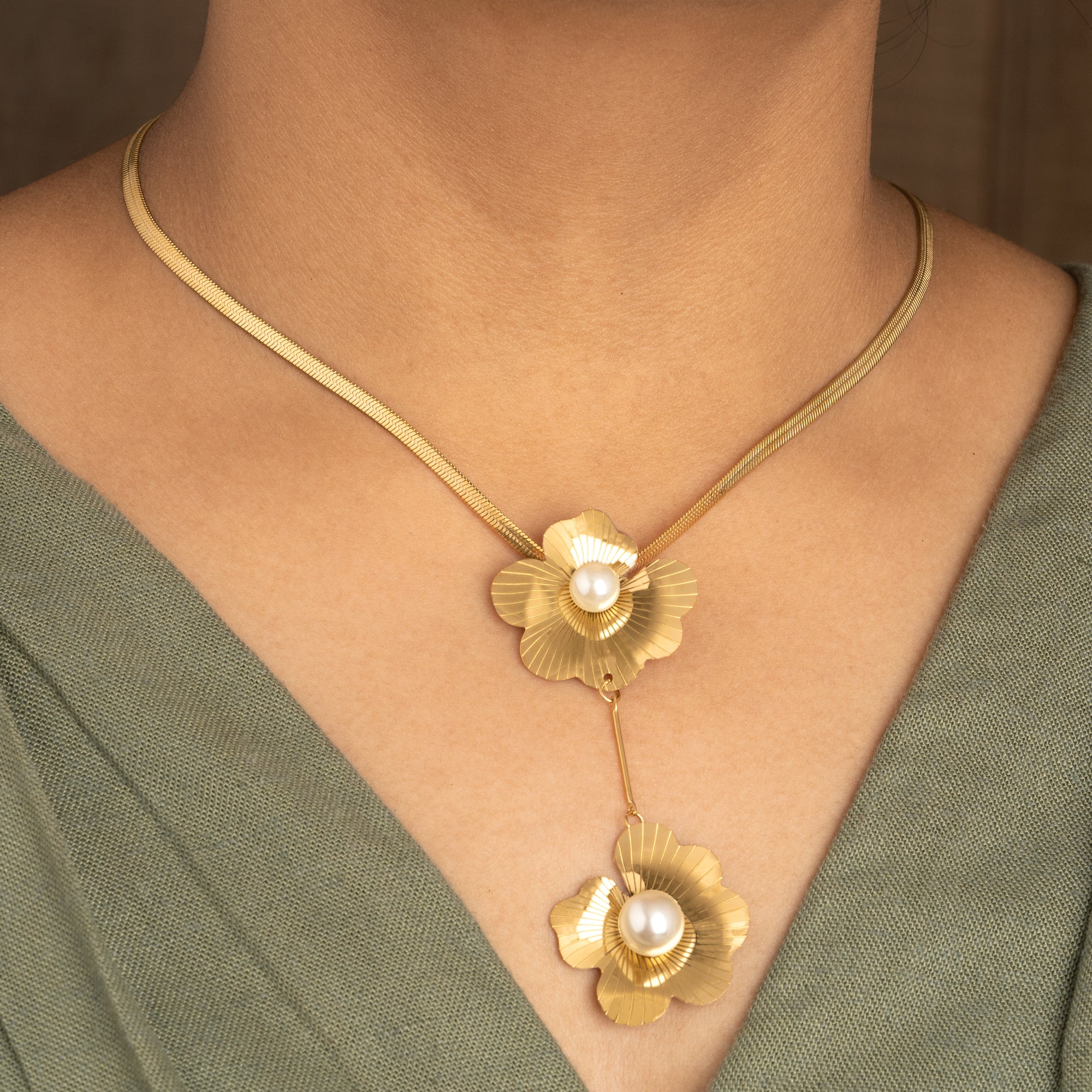 Artklim Golden Bloom Pearl Pendant Necklace