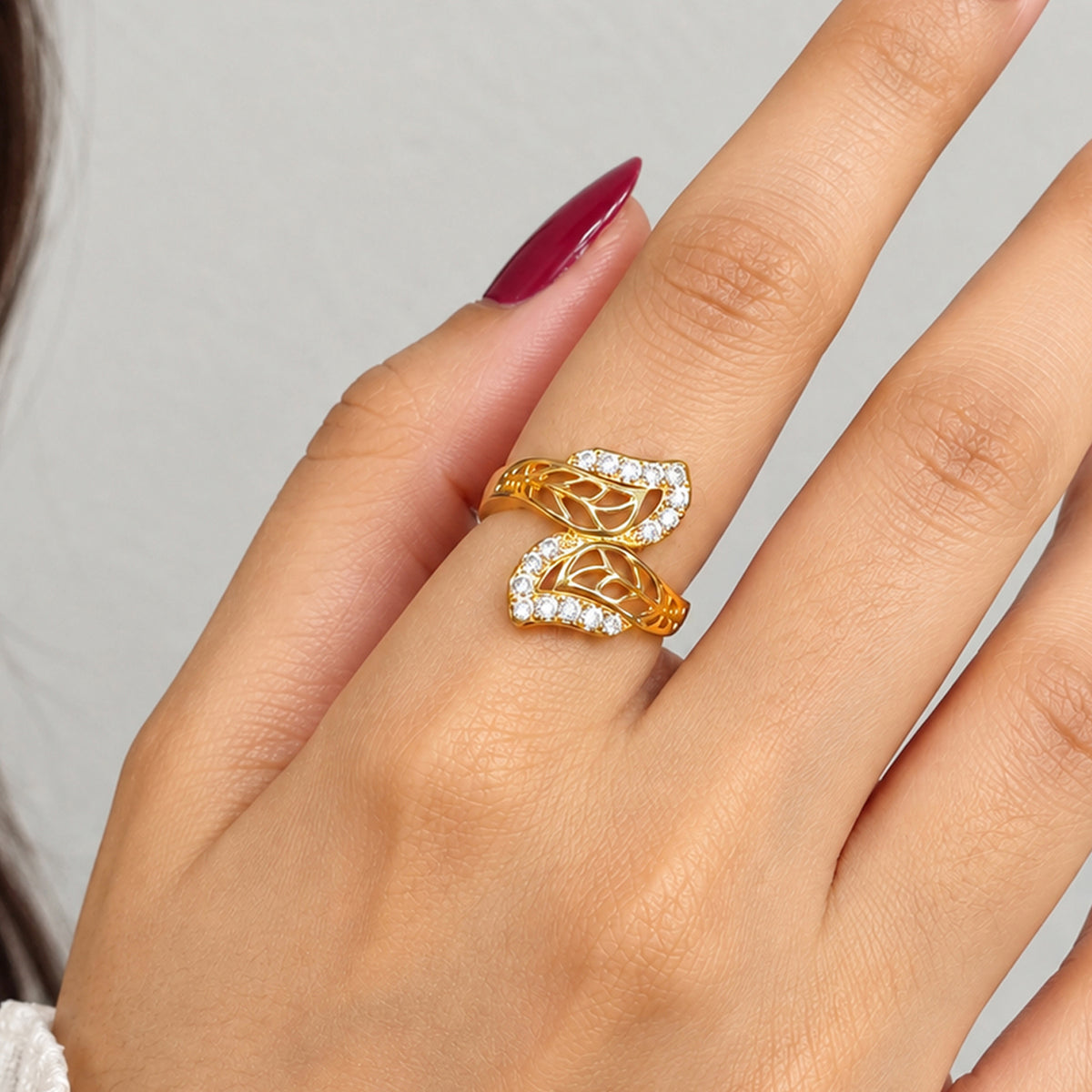 Artklim Elegant Openwork Crystal Gold-Tone Statement Anti-Tarnish Ring