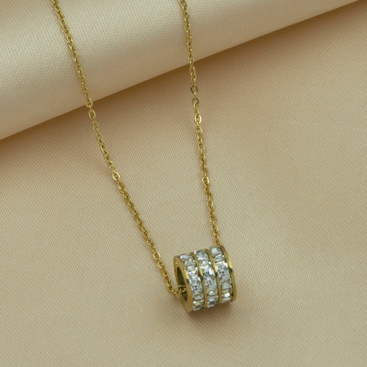 Artklim Gold Plated Trirng Pendant Necklace