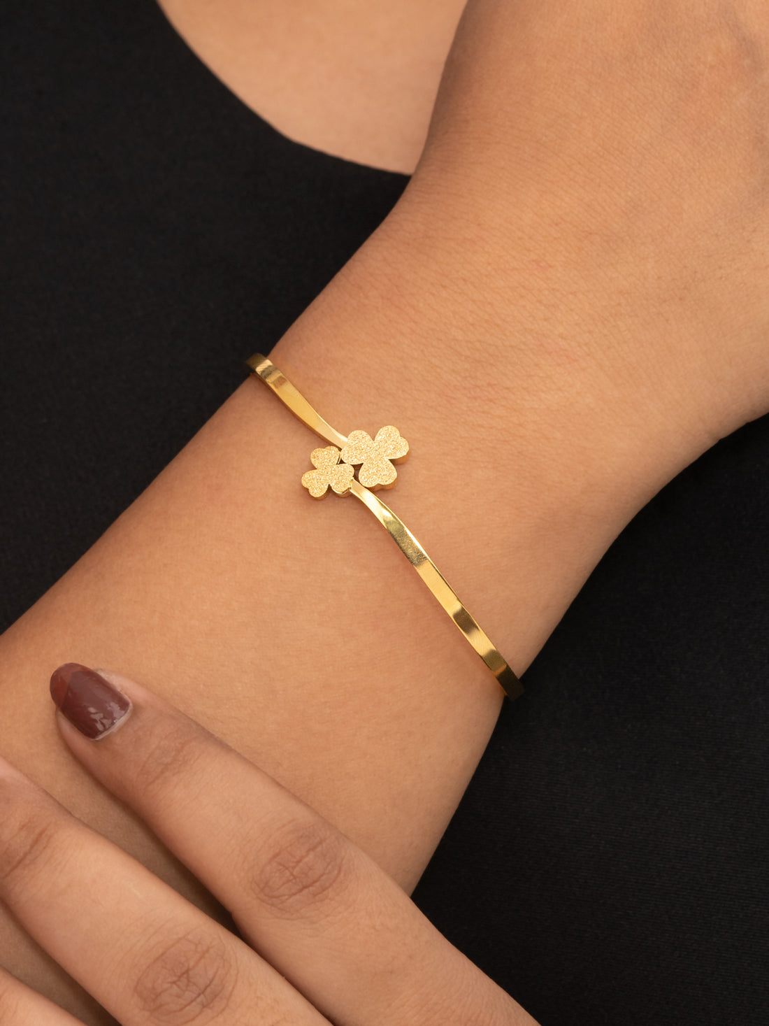 Artklim Gold Plated Golden Clover Anti Tarnish Charm Bracelet