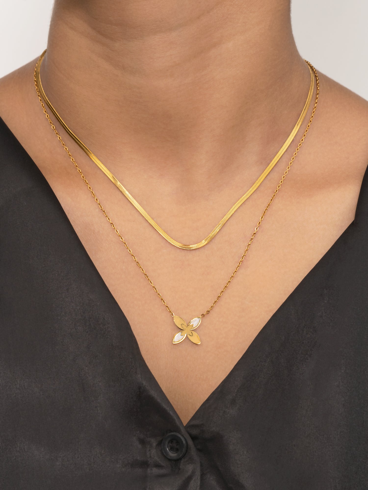 Arklim Golden Clover Bloom Anti Tarnish Pendant