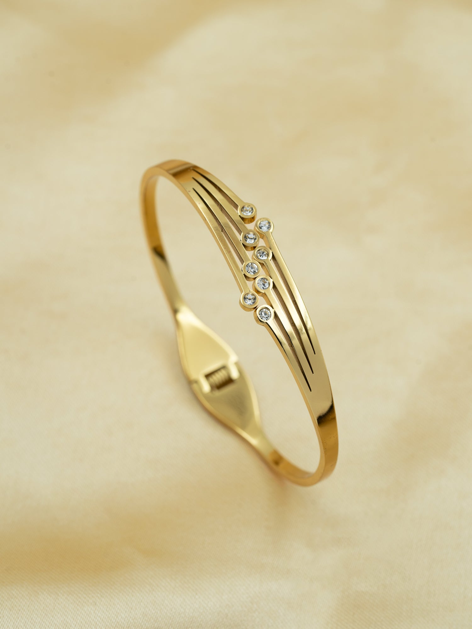 Artklim Radiant Flow Golden Bracelet