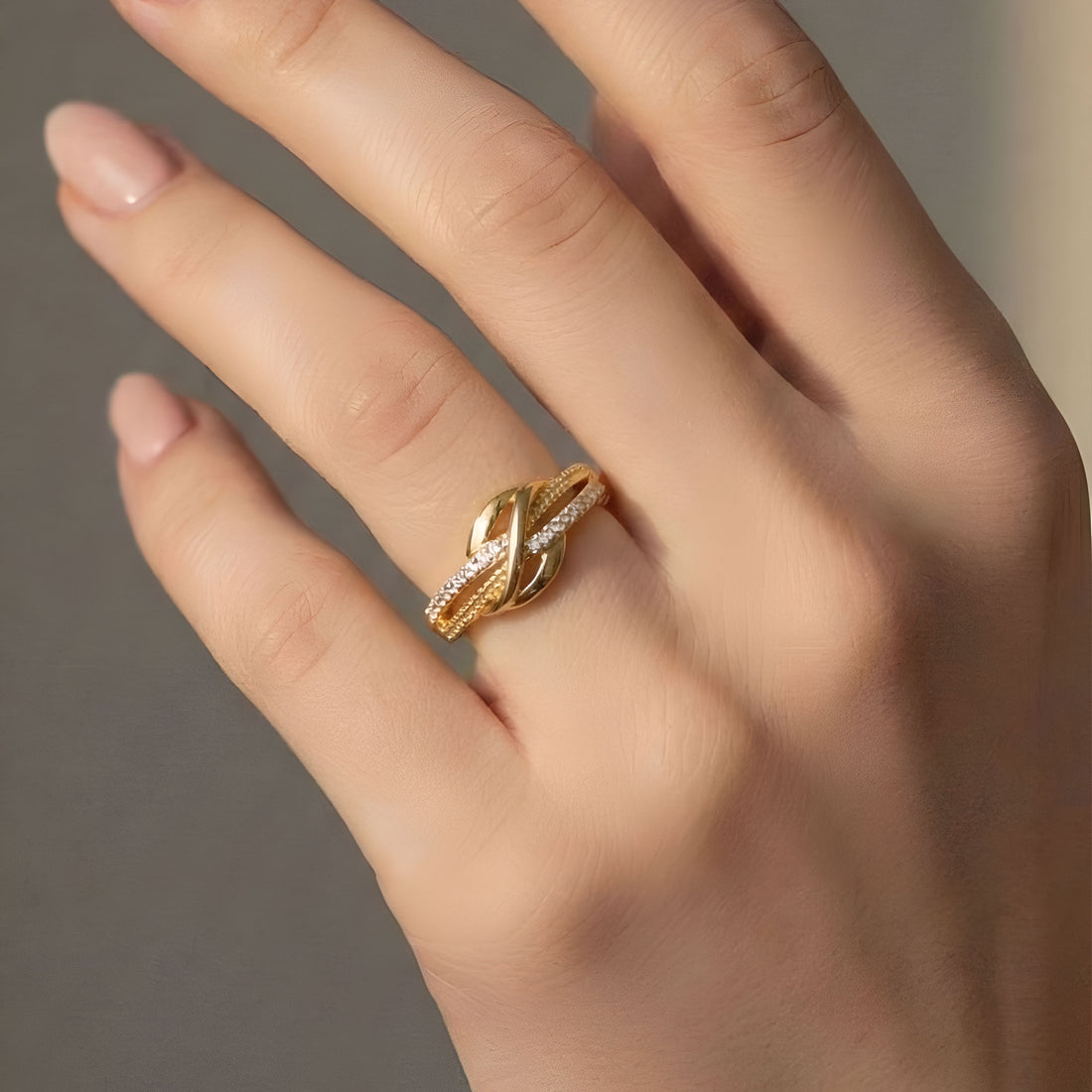 Artklim Gold-Plated Elegant Criss-Cross Design Anti-Tarnish Ring