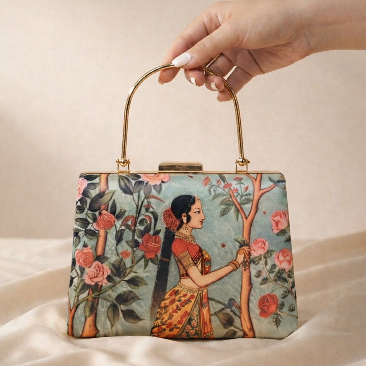 Artklim Traditional Women Portrait Printed Clutch