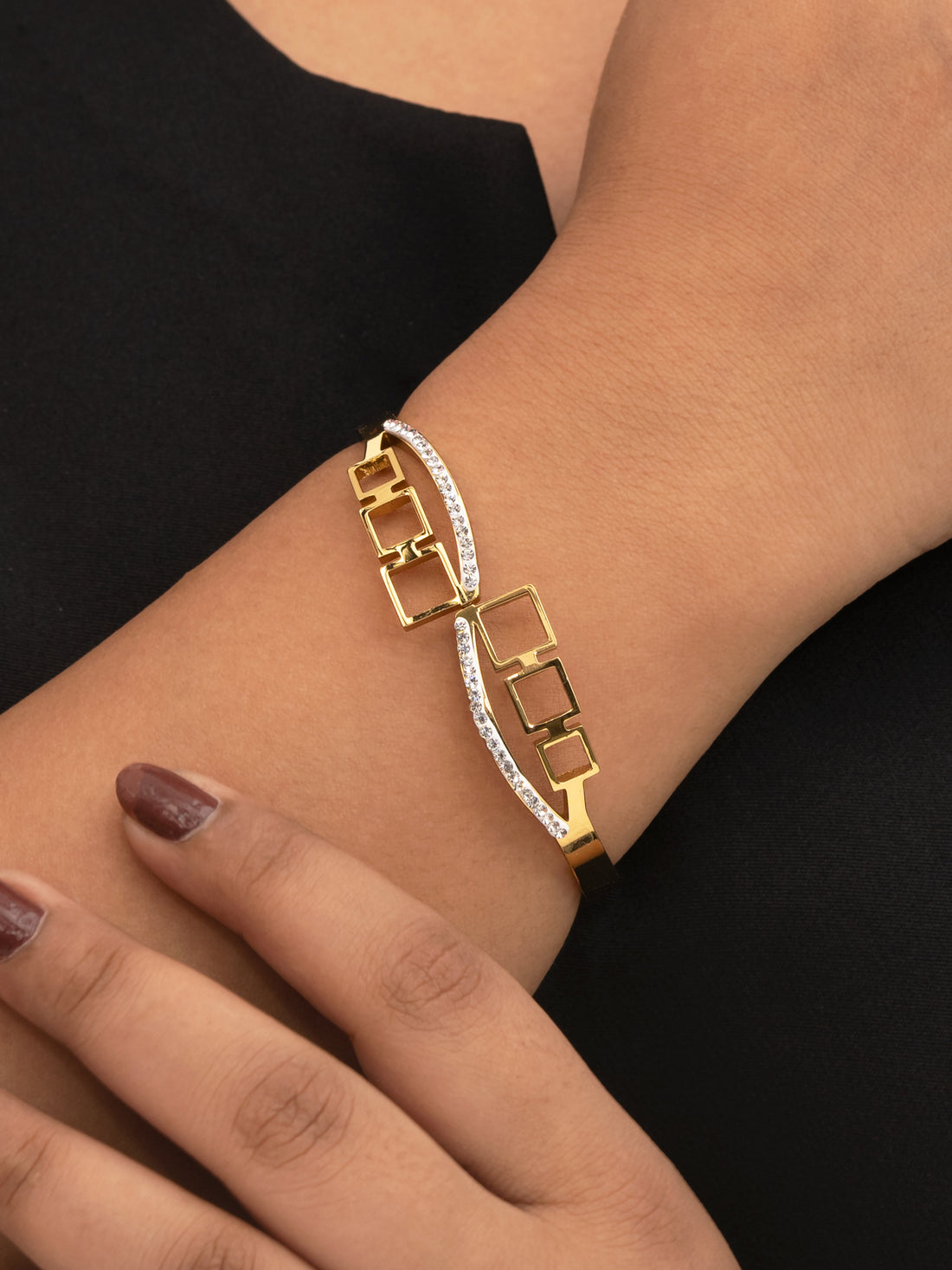 Artklim Gold Plated Geometry Design Anti Tarnish Bracelet