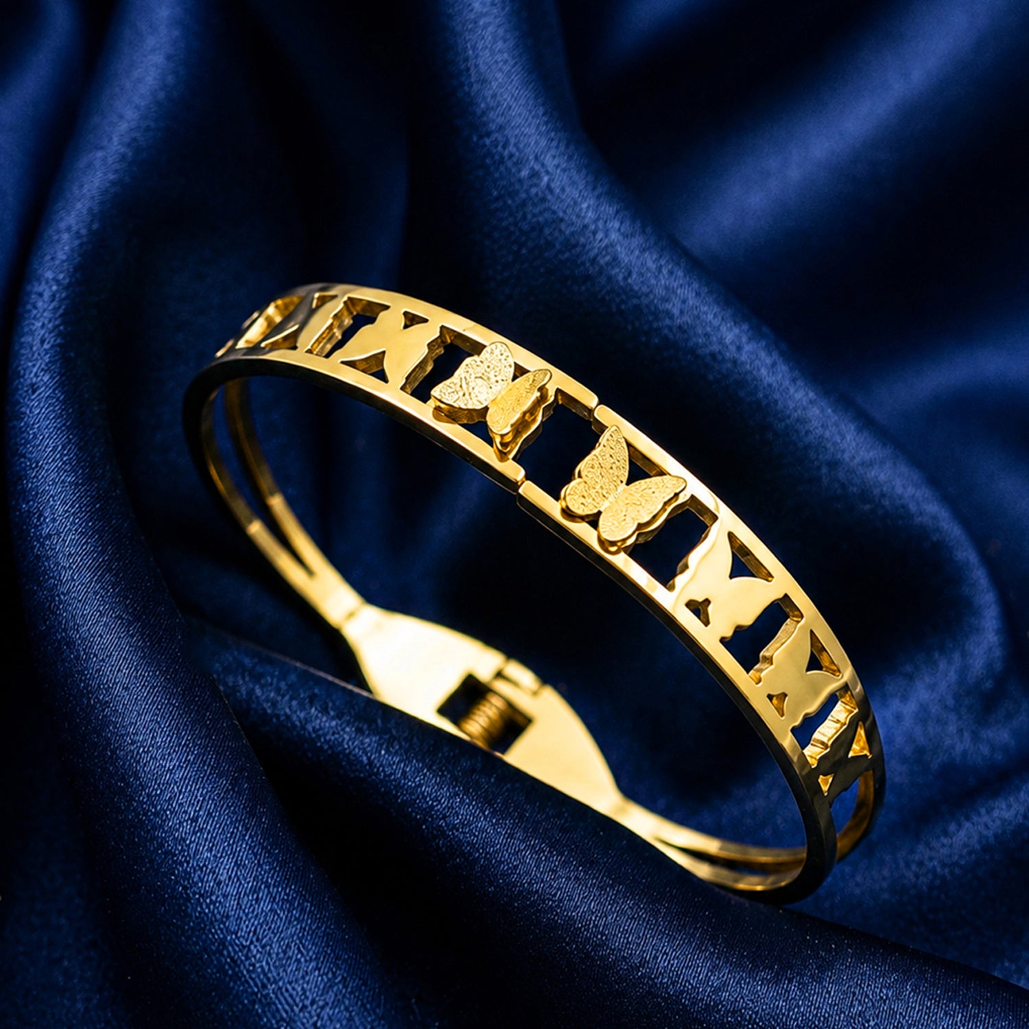 Artklim Butterfly Love Cutout Anti-Tarnish Bangle Bracelet