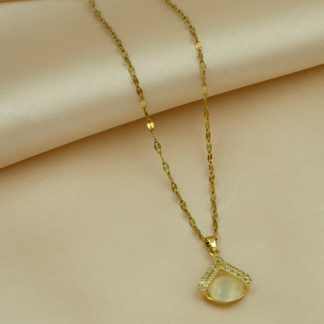 Artklim Gold Plated Fan Shaped Studded Pendant Necklace