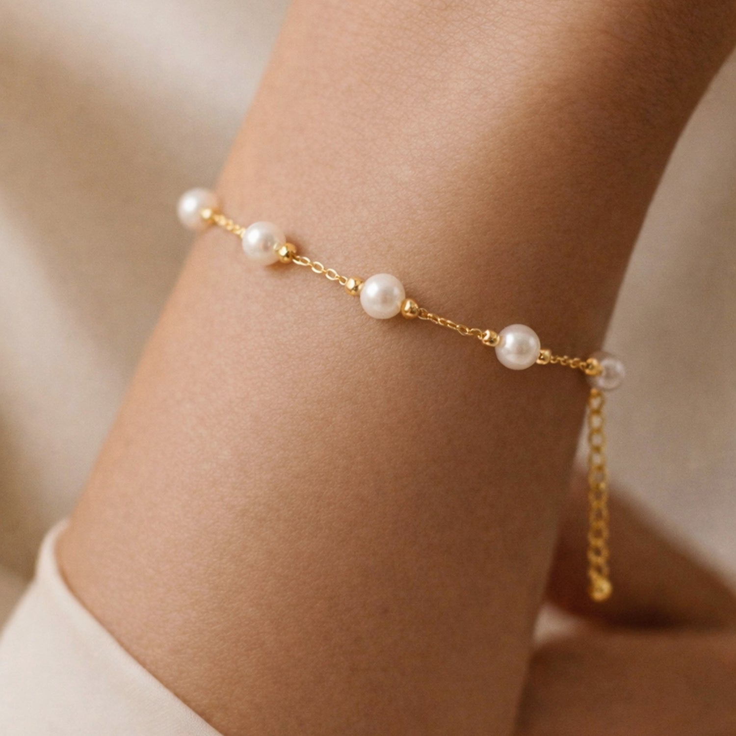 Artklim Gold Plated Elegant Pearl Beads Adjustable Anti-Tarnish Bracelet