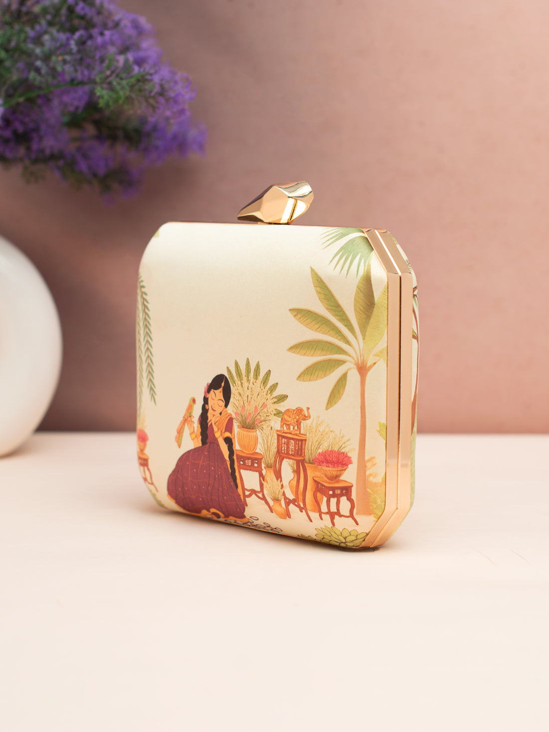 Vintage Courtyard Printed Clutch