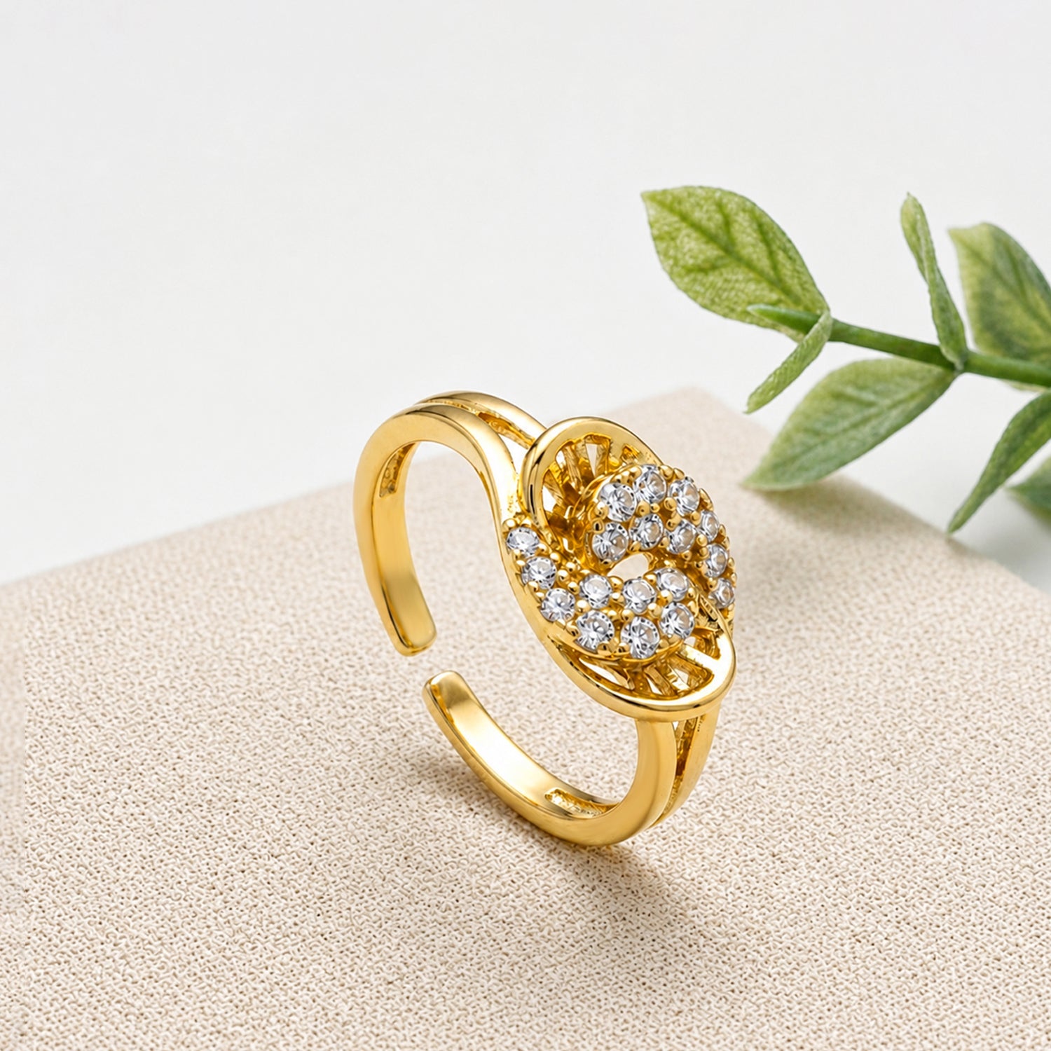 Artklim Vintage Oval Halo Gold  Anti-Tarnish Ring